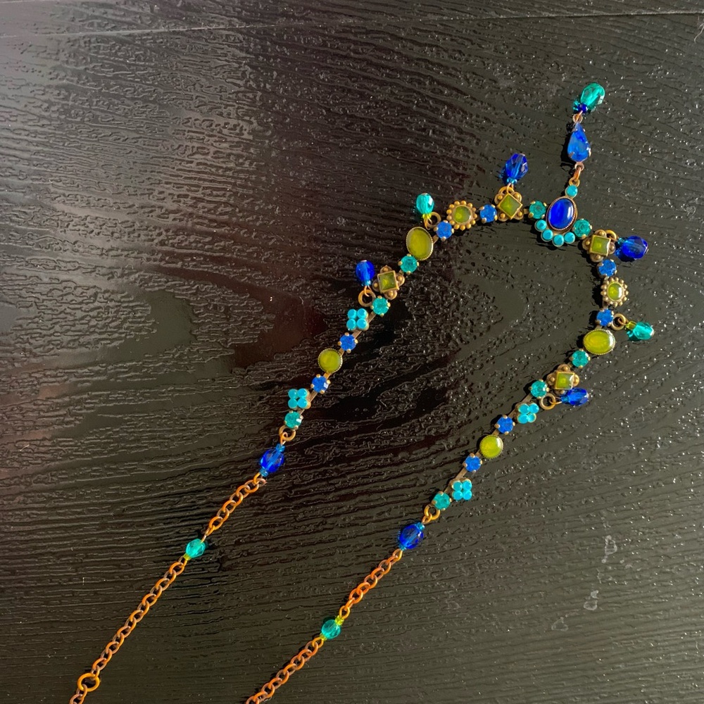 Necklace with gorgeous blue and turquoise stones.
